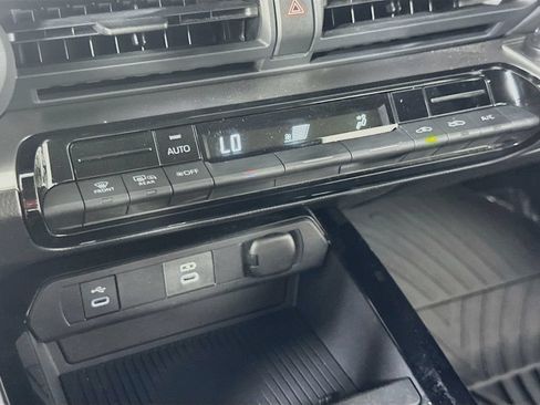 Used 2023 Toyota Prius LE FWD image 26