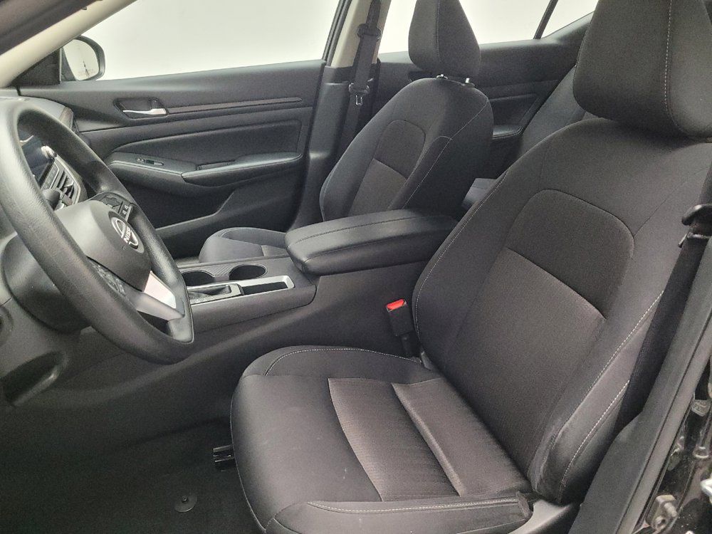 Used 2025 Nissan Altima 2.5 SV FWD image 17