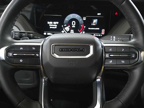 Used 2025 GMC Yukon Denali image 29