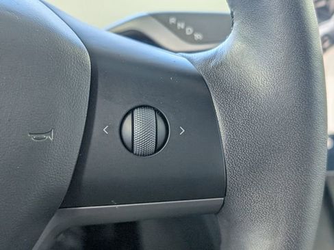 Used 2023 Tesla Model 3 Standard Range image 18