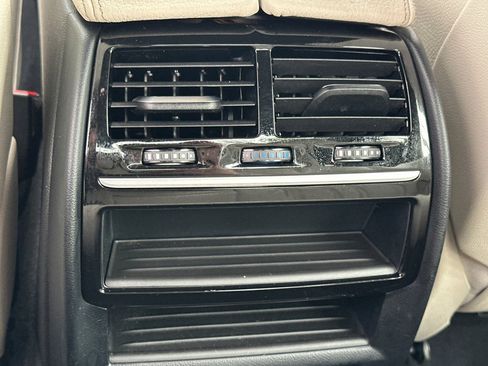 Used 2018 BMW 530e 530e iPerformance image 16