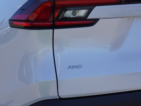 Used 2025 Toyota Grand Highlander AWD image 9