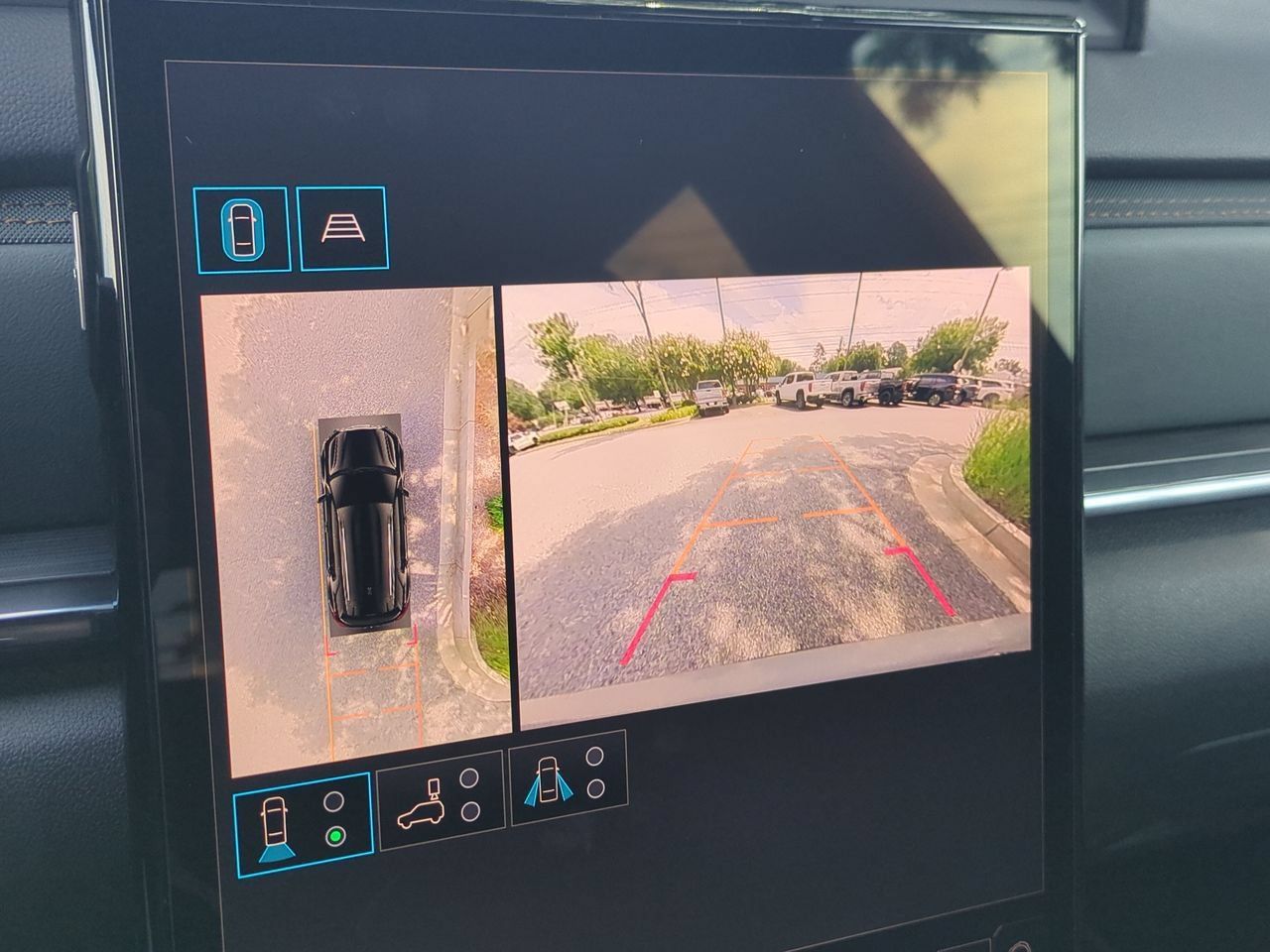 Used 2026 GMC Terrain AT4 w/ Technology Package II AWD/4WD image 15