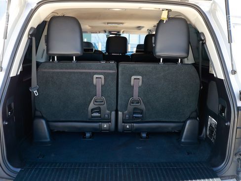 Used 2017 Toyota Land Cruiser image 32