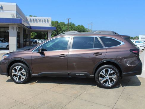 Used 2021 Subaru Outback Limited XT w/ Popular Package #2 AWD/4WD image 7