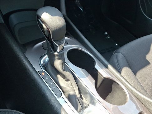 Used 2021 Chevrolet Malibu LS FWD image 13