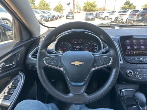 Used 2024 Chevrolet Malibu LT FWD image 9