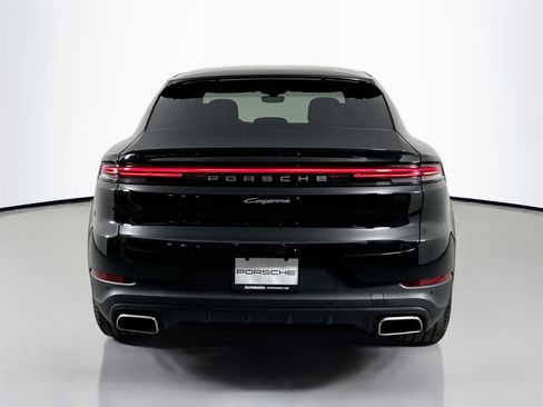 Certified 2025 Porsche Cayenne image 6