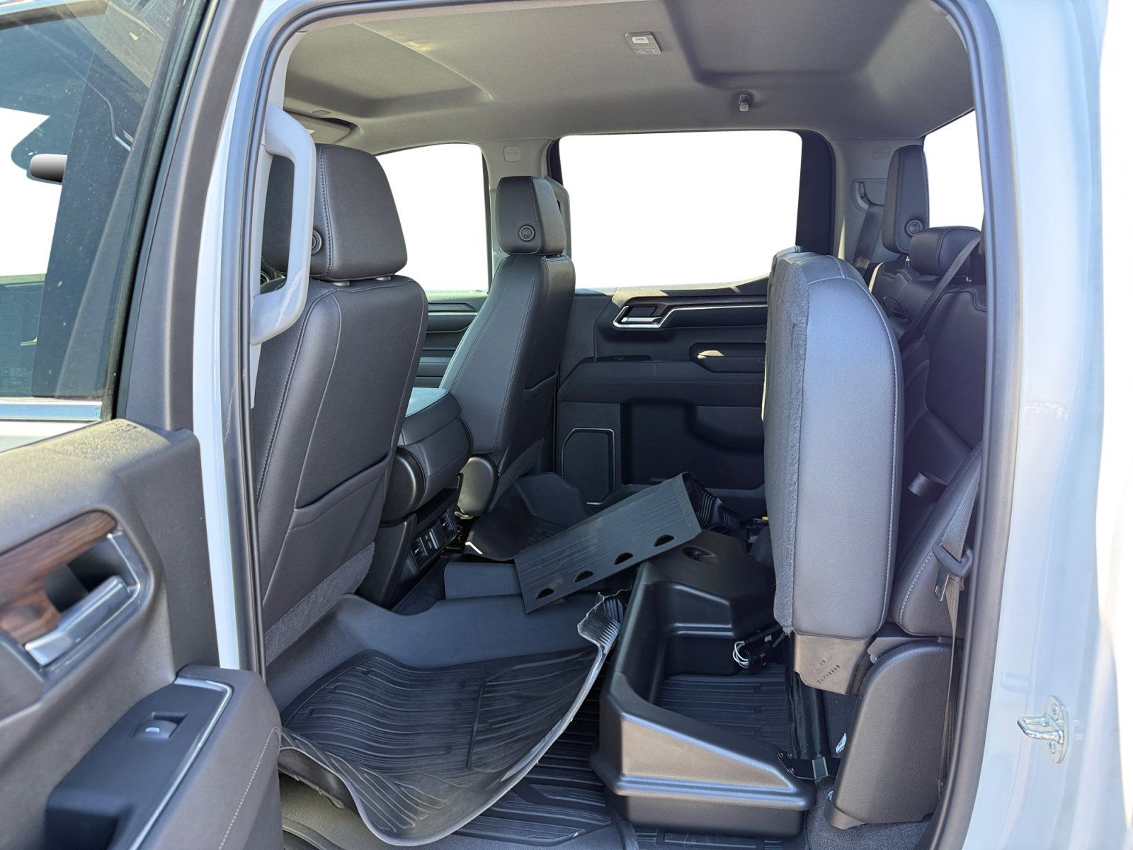 Used 2022 GMC Sierra 1500 SLT w/ X31 Off-Road Package AWD/4WD image 16