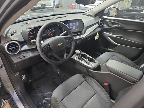 New 2026 Chevrolet Trax LS w/ LS Convenience Package FWD image 16