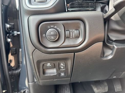 New 2026 RAM 1500 Laramie AWD/4WD image 17