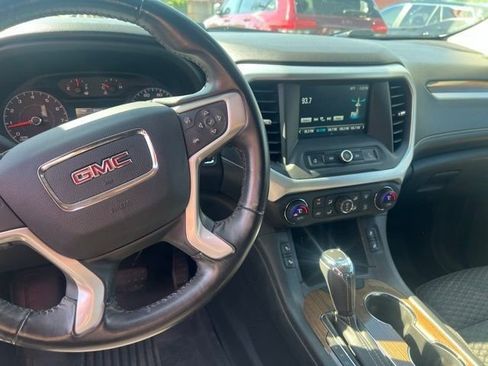 Used 2017 GMC Acadia SLE image 6
