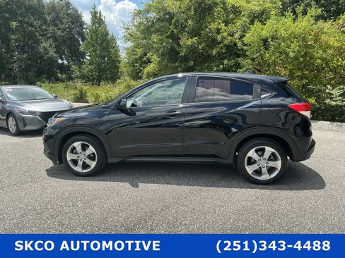 Used 2021 Honda HR-V LX image 2