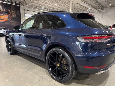 Used 2021 Porsche Macan w/ Premium Package image 39