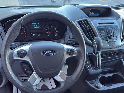 Used 2018 Ford Transit 150 XLT image 7
