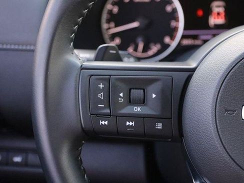 Used 2025 Nissan Pathfinder SV w/ SV Premium Package FWD image 14