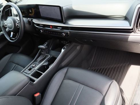 Used 2025 Kia Sorento S image 28