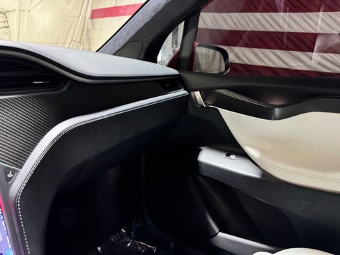 Used 2018 Tesla Model X P100D image 29