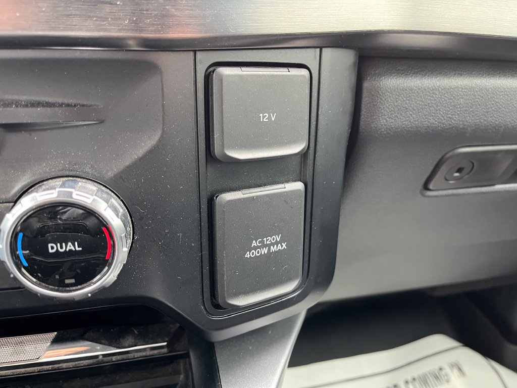 Used 2024 Ford F350 Lariat w/ Lariat Ultimate Package AWD/4WD image 30