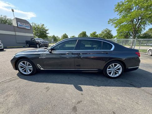 Used 2017 BMW 750i xDrive image 8