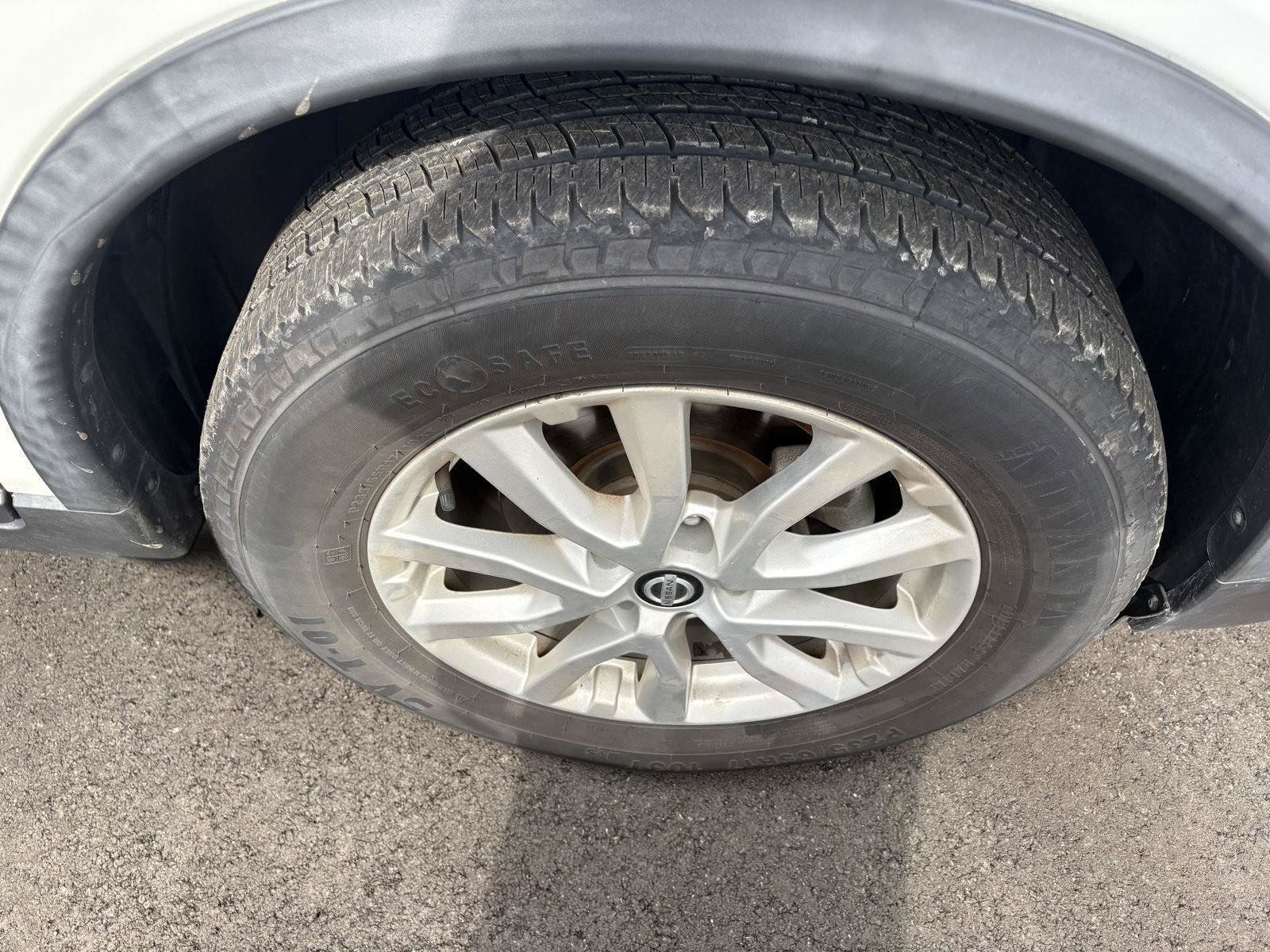 Used 2020 Nissan Rogue SV FWD image 27