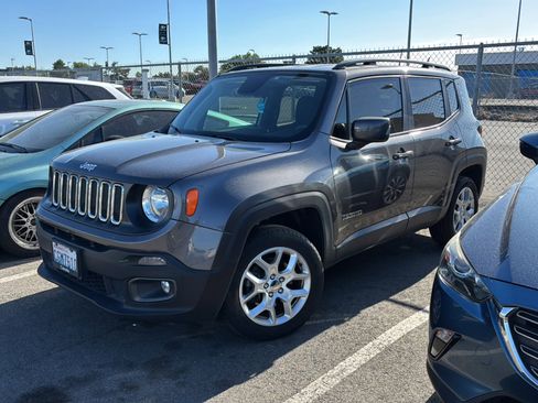 Used 2018 Jeep Renegade Latitude AWD/4WD image 1