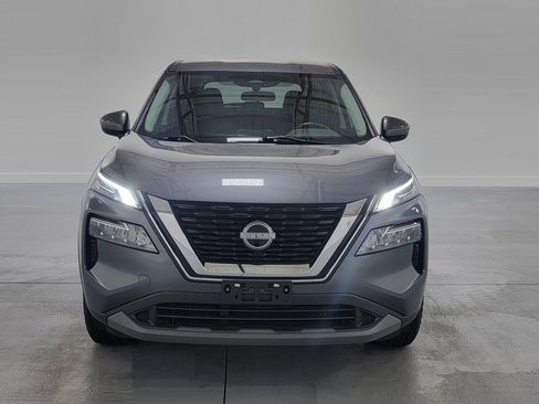 Used 2023 Nissan Rogue SV image 3