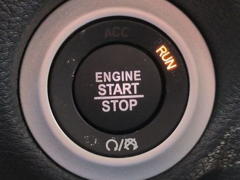 New 2026 Chrysler Pacifica Select AWD/4WD image 21