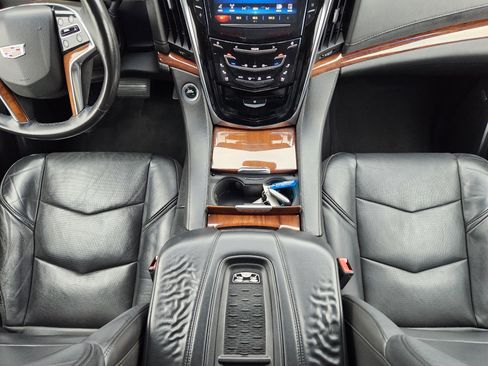 Used 2015 Cadillac Escalade Luxury image 18