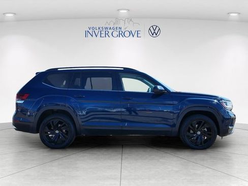 Certified 2022 Volkswagen Atlas SE w/ Panoramic Sunroof Package AWD/4WD image 8