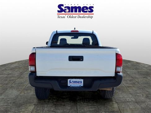 Used 2020 Toyota Tacoma SR image 8