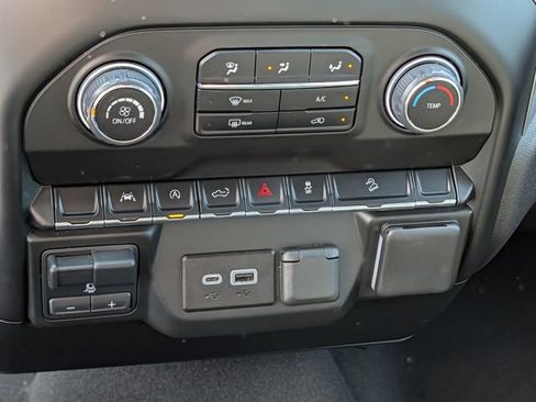 Used 2025 Chevrolet Silverado 1500 Custom Trail Boss w/ Turbomax Blackout Package AWD/4WD image 15