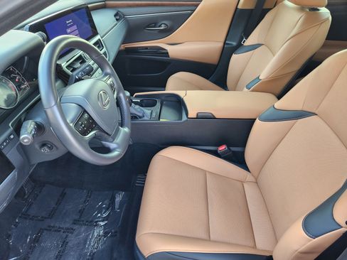 Certified 2025 Lexus ES 350 w/ Premium Package FWD image 8