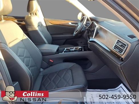 Used 2025 Volkswagen Atlas SE image 13