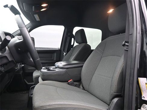 Used 2024 RAM 2500 Tradesman w/ Chrome Appearance Group image 9