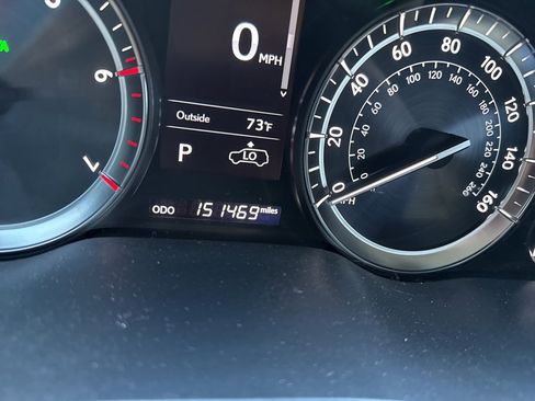 Used 2016 Lexus LX 570 4WD image 5