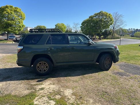 Used 2022 Toyota 4Runner TRD Sport w/ Technology Package image 2