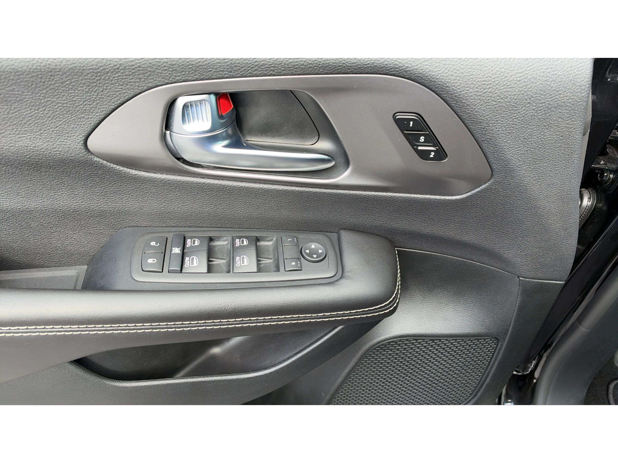 Used 2026 Chrysler Pacifica Select FWD image 20