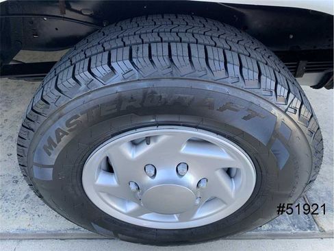 Used 2022 Ford E-350 and Econoline 350 Super Duty w/ Power Windows & Locks Group image 21