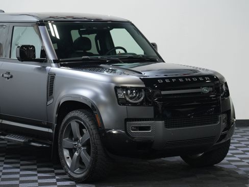 Used 2025 Land Rover Defender 110 V8 AWD/4WD image 9