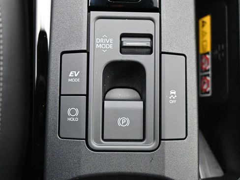 Certified 2026 Toyota Prius AWD image 24