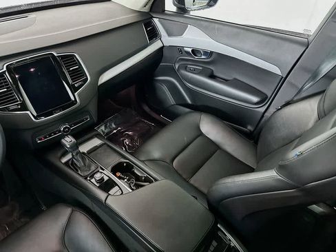 Used 2022 Volvo XC90 T5 Momentum w/ Advanced Package FWD image 10