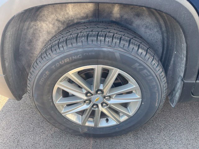 Used 2023 Chevrolet Traverse LT FWD image 3