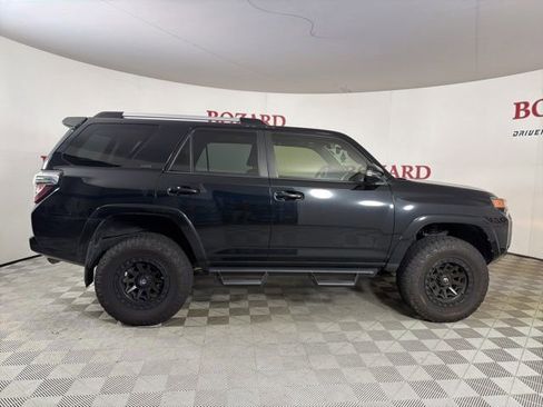 Used 2020 Toyota 4Runner SR5 Premium w/ Moonroof Package AWD/4WD image 9