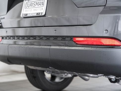 New 2025 Jeep Grand Cherokee Altitude image 8