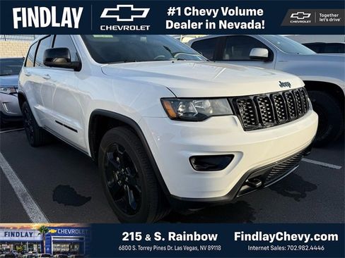 Used 2019 Jeep Grand Cherokee Laredo image 1