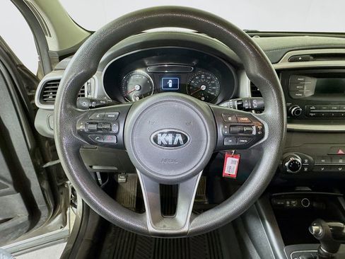 Used 2016 Kia Sorento L FWD image 9