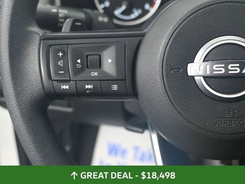 Used 2024 Nissan Rogue S image 38