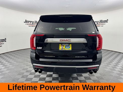 Used 2022 GMC Yukon XL Denali w/ Denali Premium Package image 9