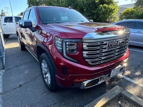 Used 2023 GMC Sierra 1500 Denali w/ Denali Carbonpro Edition AWD/4WD image 2